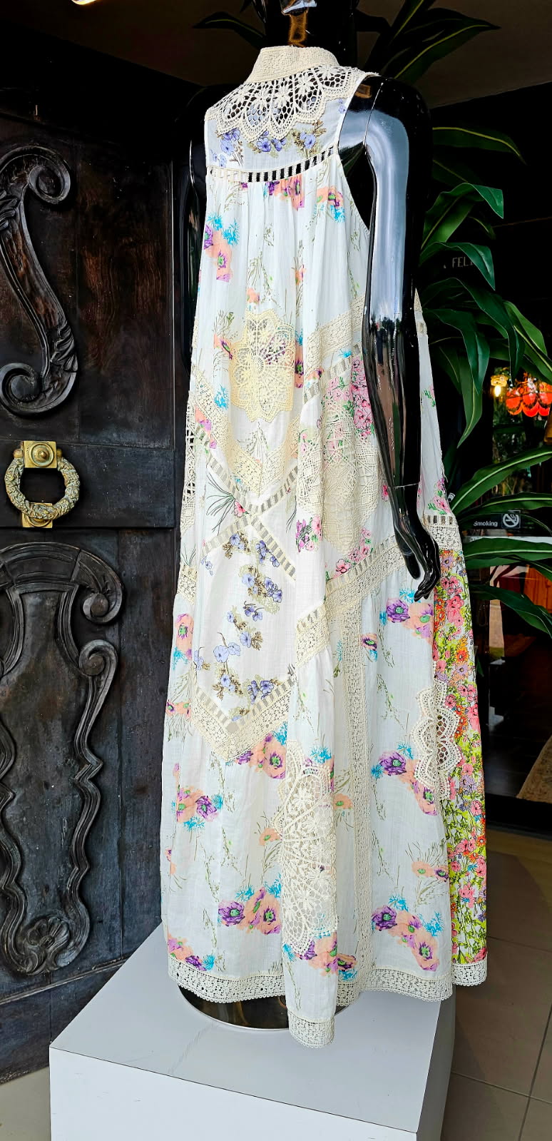 CROCHET TRIM FLORAL DRESS