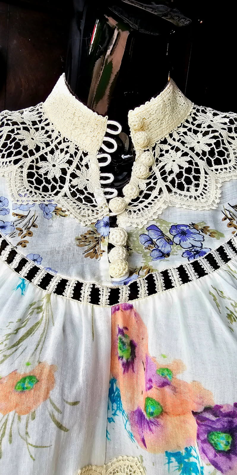 CROCHET TRIM FLORAL DRESS