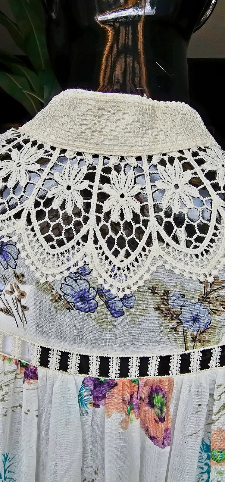 CROCHET TRIM FLORAL DRESS