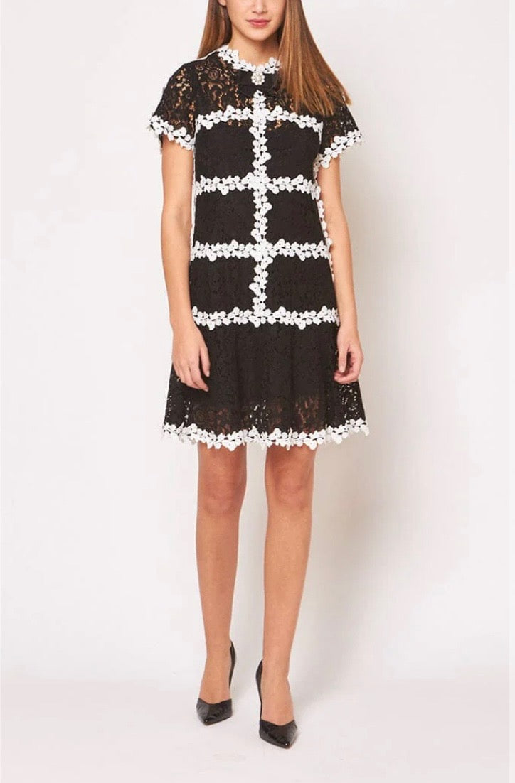GRACIA SHORT SLEEVE LACE DRESS