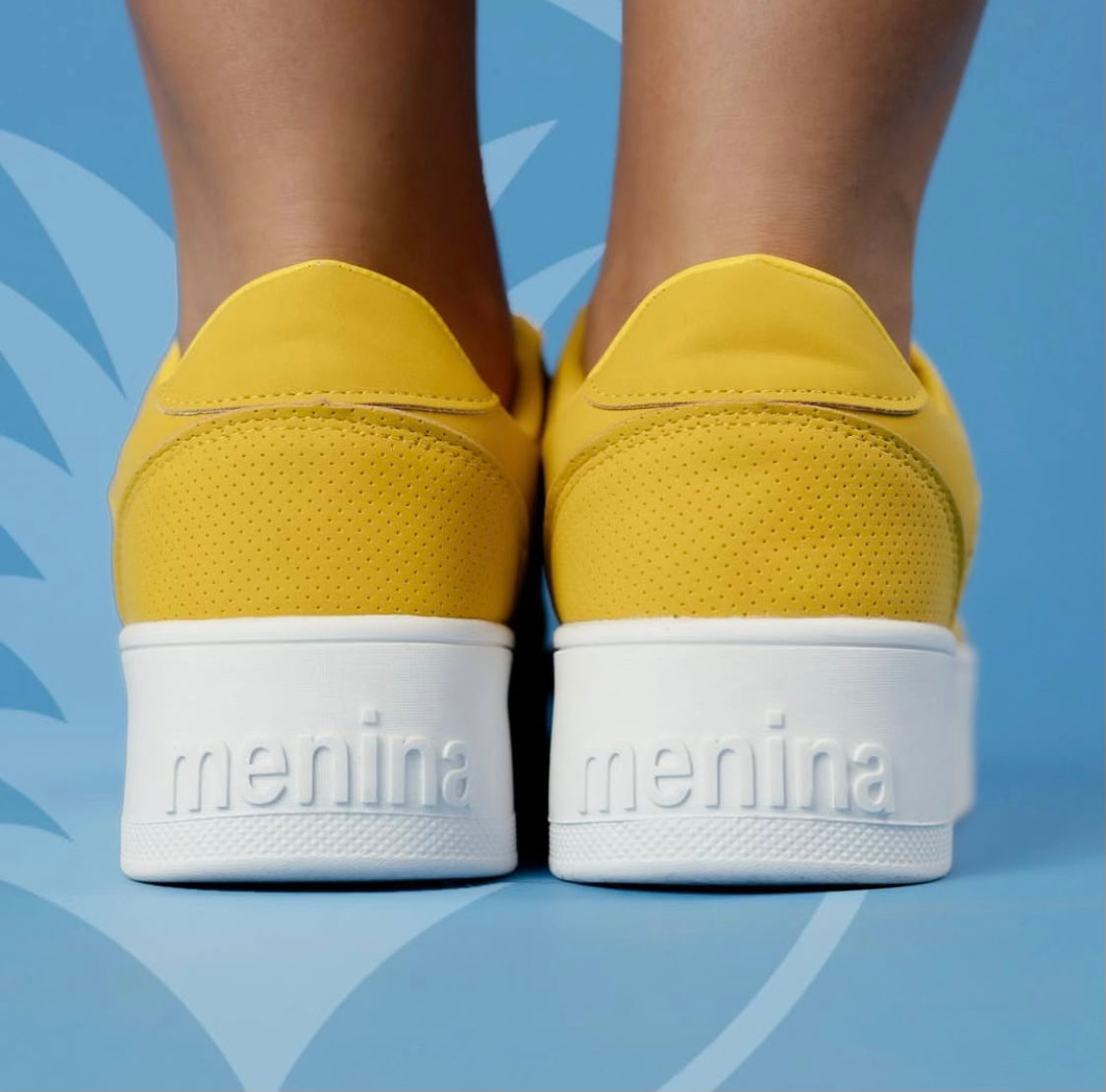 MENINA CANCUN