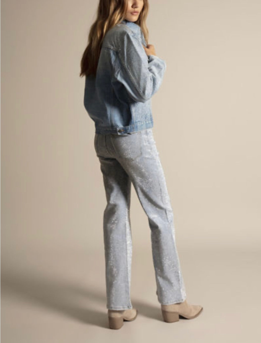 FUNKY SOUL WOMEN'S STUDDED STRAIGHT LEG MID RISE SKINNY JEAN