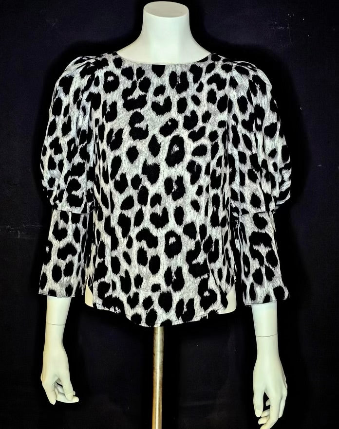 GRACIA PUFFED SLEEVE ANIMAL PRINT TOP