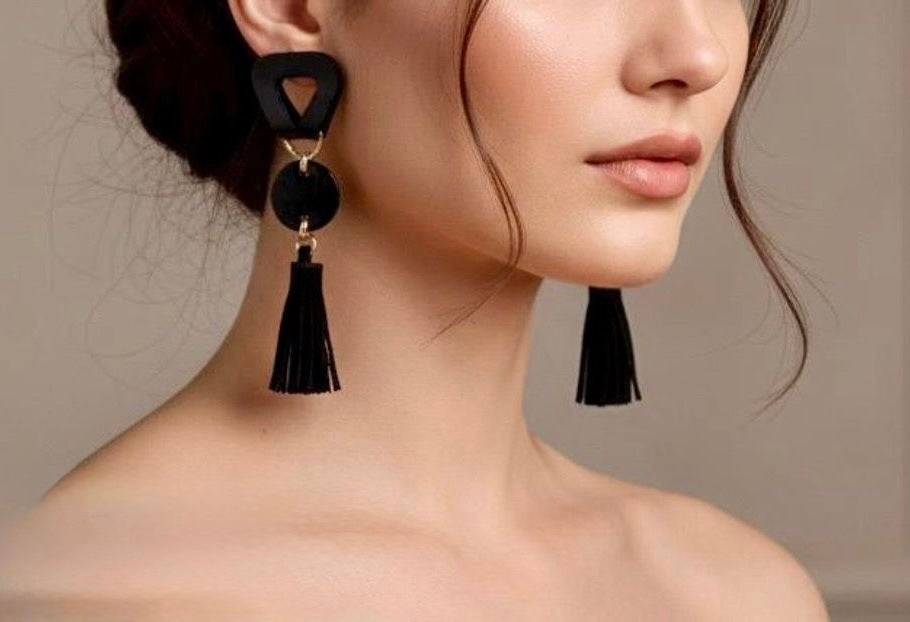 INDUMENTI BLACK LEATHER TASSLE EARRINGS