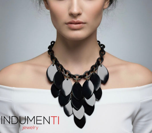 INDUMENTI BLACK LEATHER LEAF CHARM NECKLACE