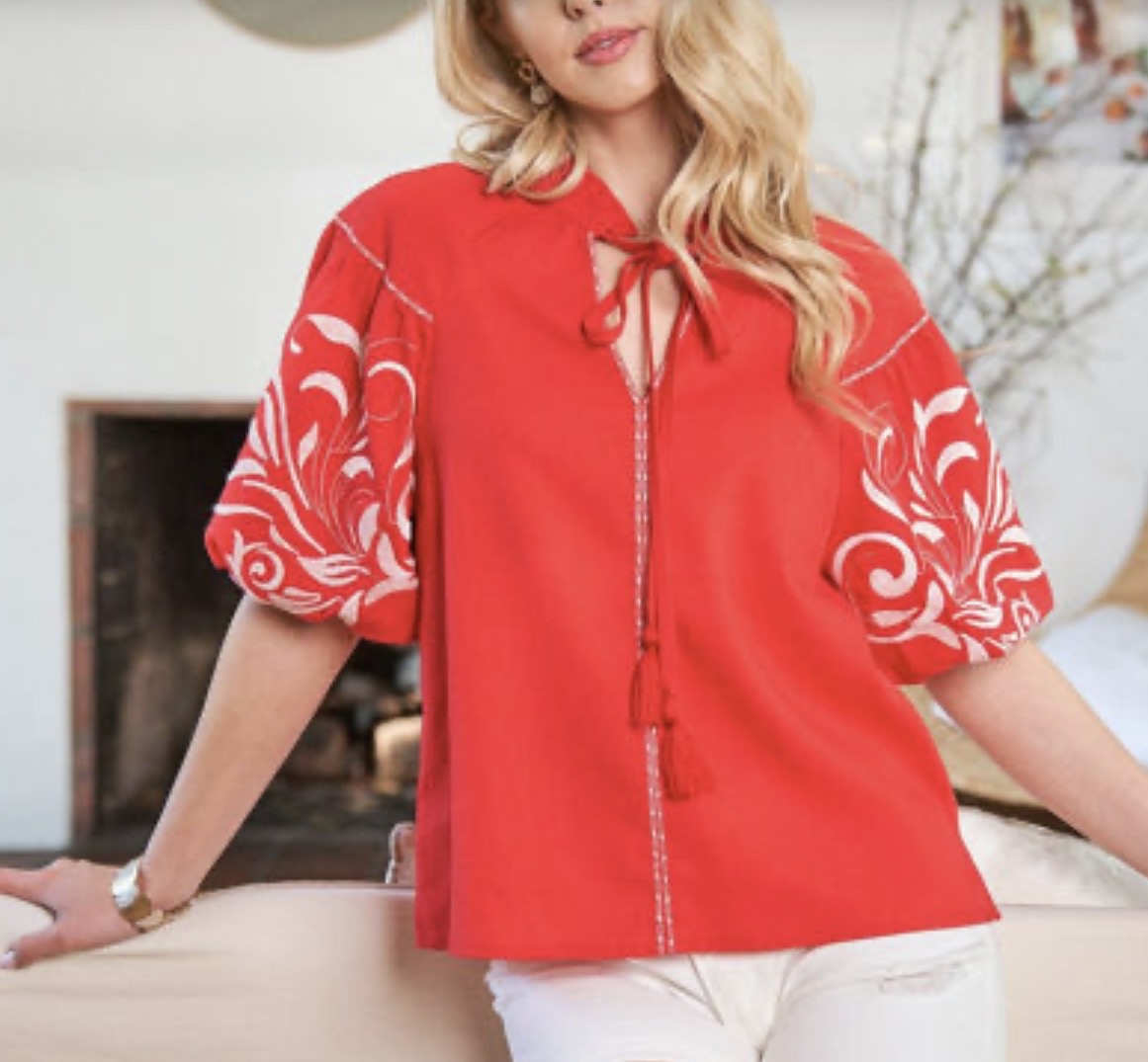 EMBROIDERED SHORT SLEEVE PEASANT TOP