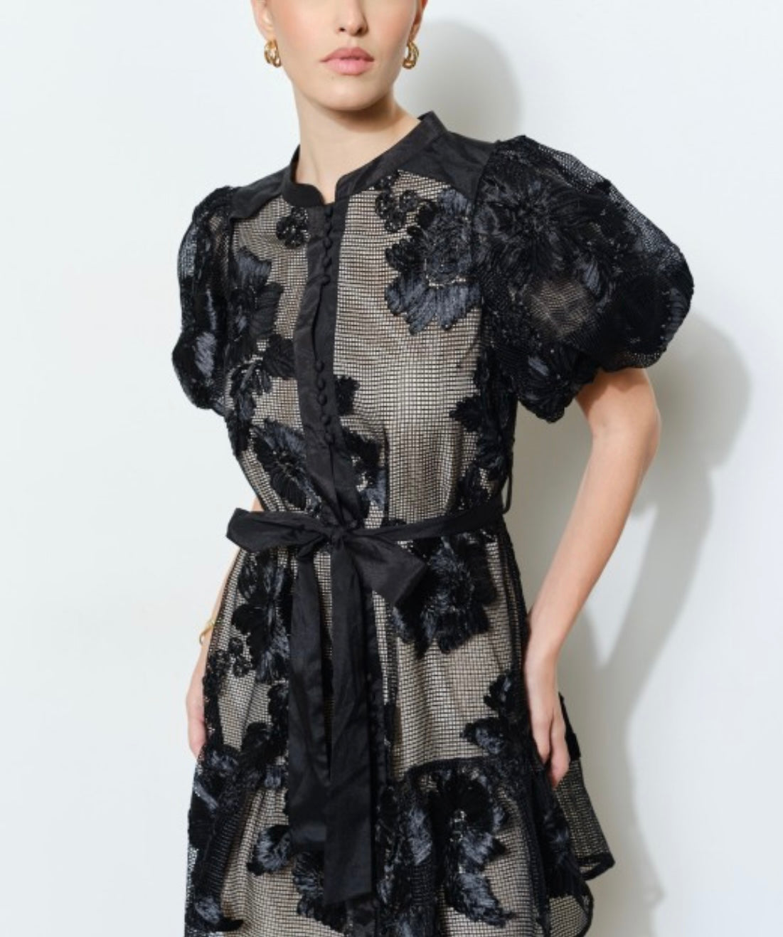 FLORAL LACE MINI DRESS