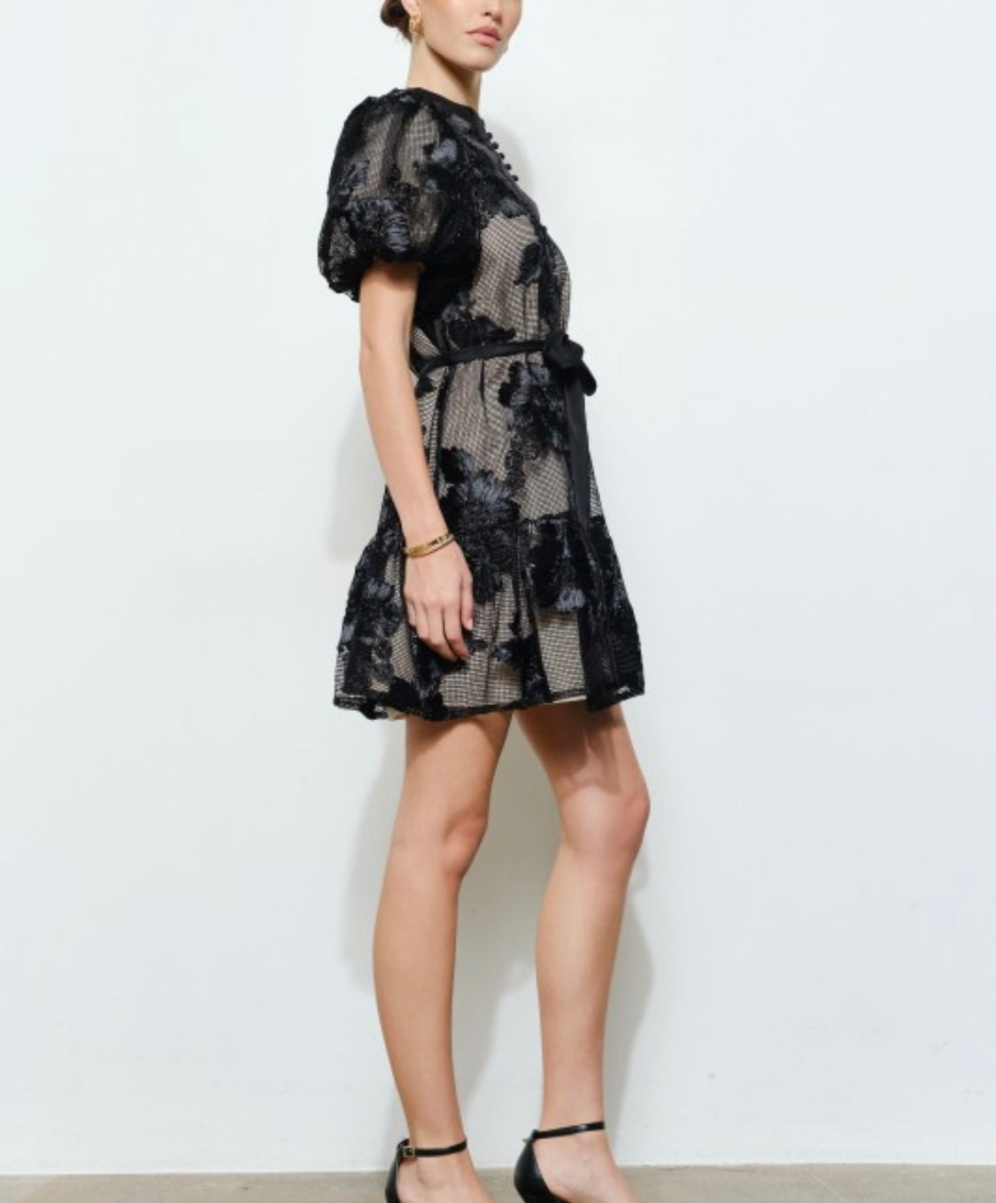 FLORAL LACE MINI DRESS