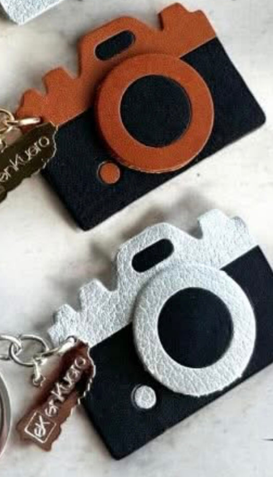 CAMARA SHAPED KEYRING