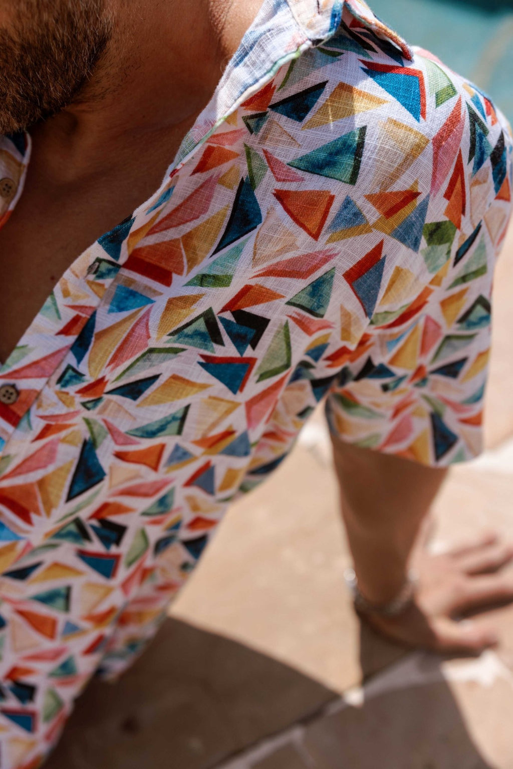 MOJITO SHORT SLEEVE TRIANGLE PRINT SHIRT