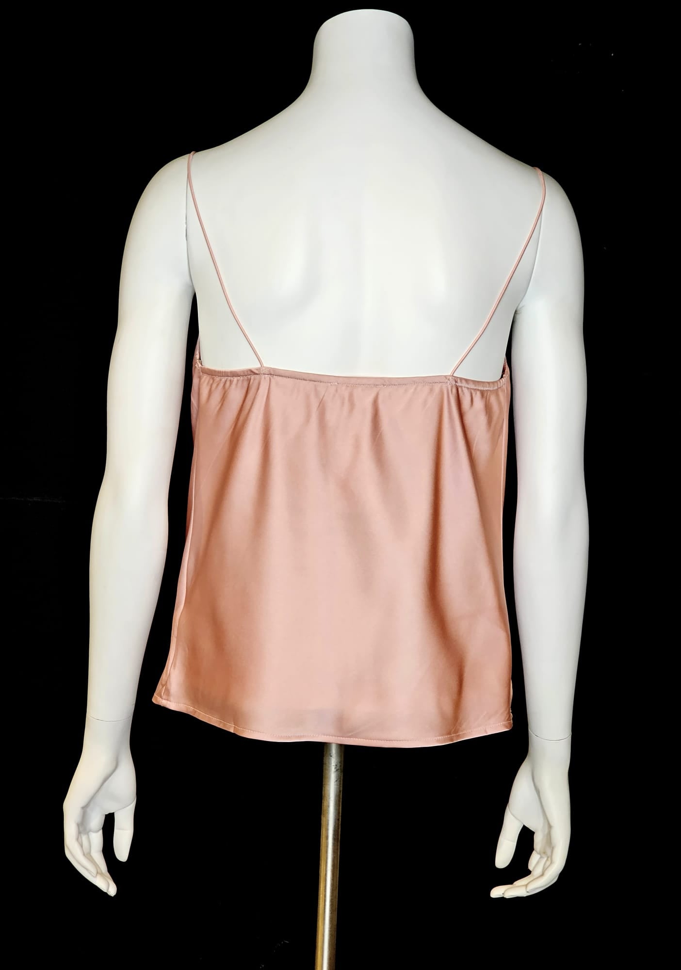 CAMISETA DE SATÉN CON CUELLO DRAPEADO